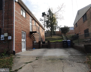 1301 Branch Avenue Se - Photo Thumbnail 4