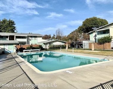 423 Gregory Lane Apt. #30 - Photo Thumbnail 22