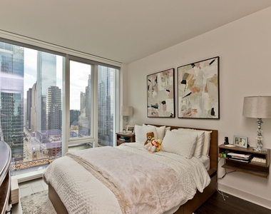 313 W Wolf Point Plz - Photo Thumbnail 6