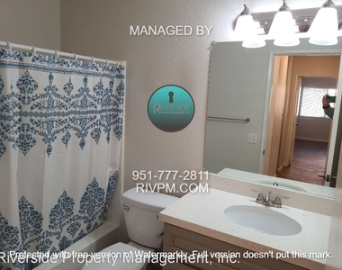 736 Spinnaker Dr - Photo Thumbnail 10