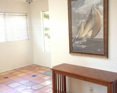 5251 Seabreeze Way - Photo Thumbnail 3