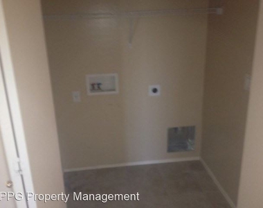 12923 W Peppertree Ln - Photo Thumbnail 5