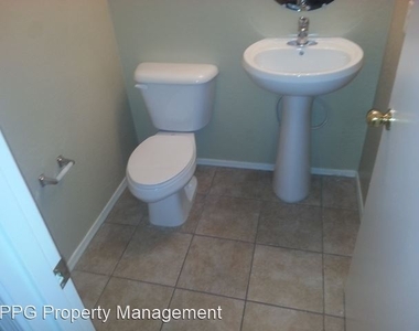 12923 W Peppertree Ln - Photo Thumbnail 4