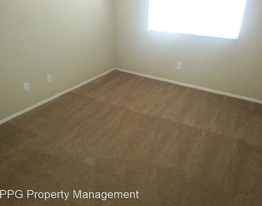 12923 W Peppertree Ln - Photo Thumbnail 11