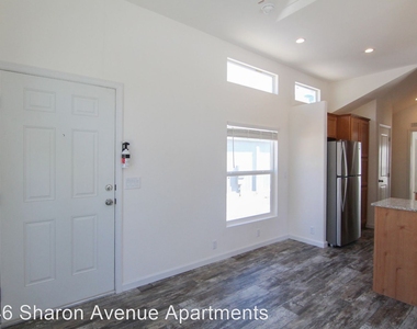 2646 Sharon Avenue - Photo Thumbnail 10