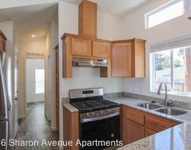 2646 Sharon Avenue - Photo Thumbnail 12