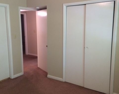 1415 Christine Ave Apt#19 - Photo Thumbnail 5