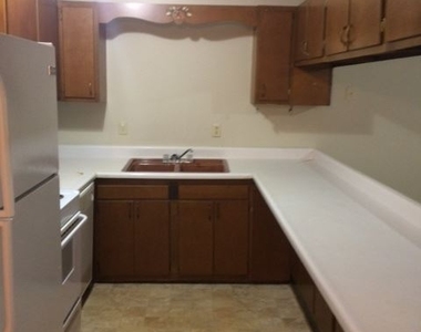 1415 Christine Ave Apt#19 - Photo Thumbnail 8