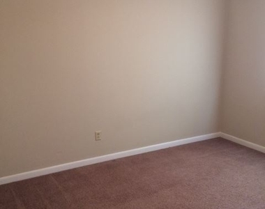 1415 Christine Ave Apt#19 - Photo Thumbnail 11