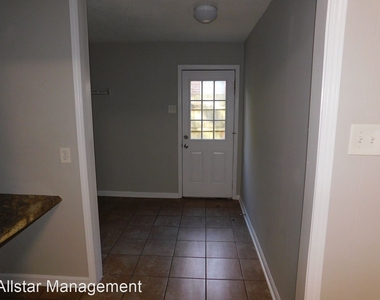 3135 Briarwood Dr - Photo Thumbnail 3