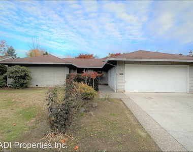 945 Sw Willow Creek Dr. - Photo Thumbnail 0