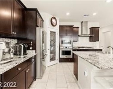 4211 Diya Avenue - Photo Thumbnail 10