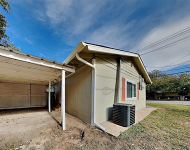 1405 Granbury Street - Photo Thumbnail 15