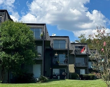 110 Riverbend Drive - Photo Thumbnail 3