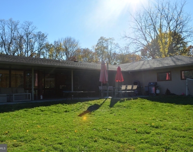 1643 Saucon Valley Road - Photo Thumbnail 10