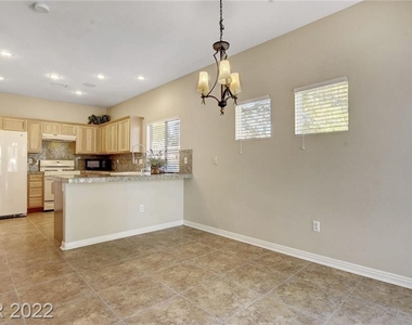 608 Blue Yucca Street - Photo Thumbnail 8