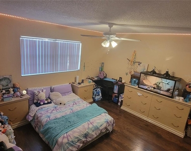 2131 Orangepointe Avenue - Photo Thumbnail 10