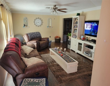 2131 Orangepointe Avenue - Photo Thumbnail 2