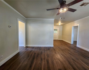 1002 Overland Court - Photo Thumbnail 3