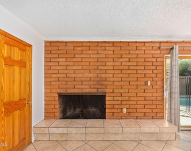 2801 E Sweetwater Avenue - Photo Thumbnail 9