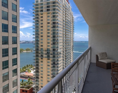 1200 Brickell Bay Dr - Photo Thumbnail 4