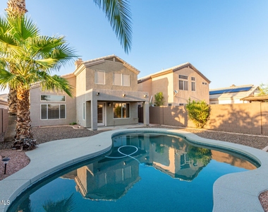 13623 W Desert Flower Drive - Photo Thumbnail 34