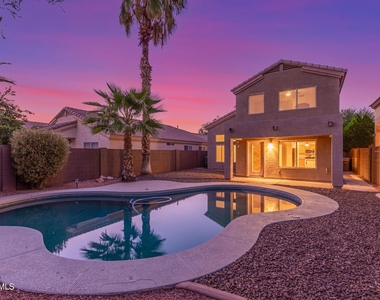 13623 W Desert Flower Drive - Photo Thumbnail 27