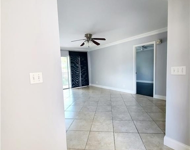 8387 Royal Palm Blvd - Photo Thumbnail 4