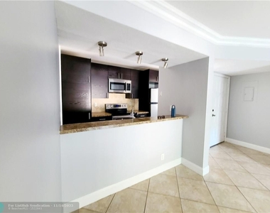 8387 Royal Palm Blvd - Photo Thumbnail 10