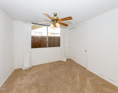 2946 E Sierra Drive - Photo Thumbnail 13