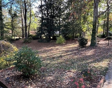 609 Pinetree Circle - Photo Thumbnail 46