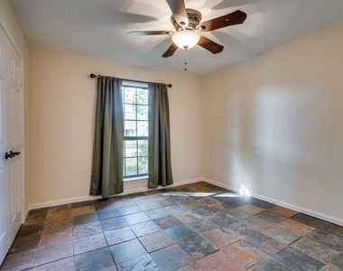 332 Lakewood Court - Photo Thumbnail 25