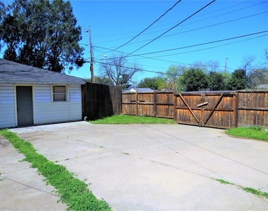 6737 Kenwell Street - Photo Thumbnail 13