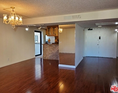 10535 Wilshire Blvd - Photo Thumbnail 10