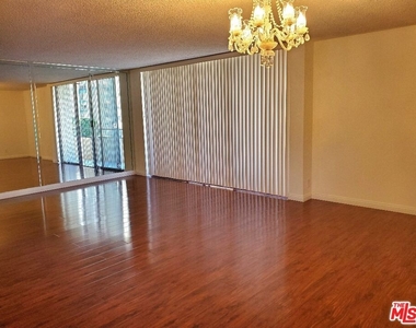 10535 Wilshire Blvd - Photo Thumbnail 14