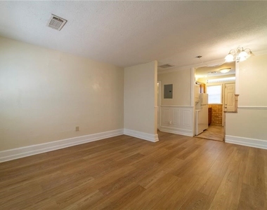 560 Winton Terrace Ne # 2 - Photo Thumbnail 12