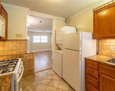 560 Winton Terrace Ne # 2 - Photo Thumbnail 16