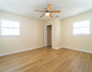 560 Winton Terrace Ne # 2 - Photo Thumbnail 20