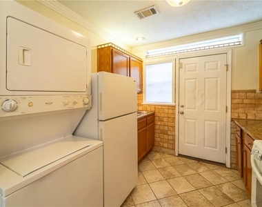 560 Winton Terrace Ne # 2 - Photo Thumbnail 15