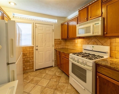 560 Winton Terrace Ne # 2 - Photo Thumbnail 14