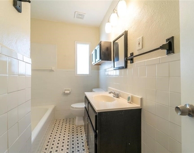 560 Winton Terrace Ne # 2 - Photo Thumbnail 17