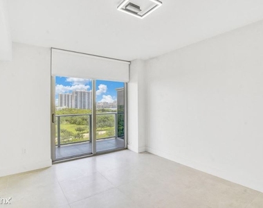 16385 Biscayne Boulevard 801 801 - Photo Thumbnail 7