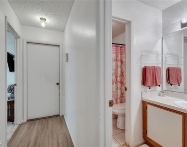 3042 R Bloomsbury Dr - Photo Thumbnail 25