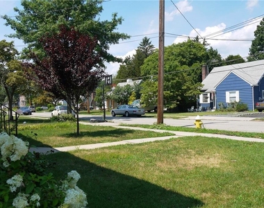 53 Penfield Avenue - Photo Thumbnail 2