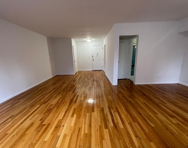 2020 Grand Concourse - Photo Thumbnail 2