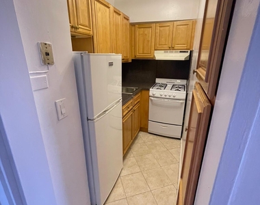 2020 Grand Concourse - Photo Thumbnail 3