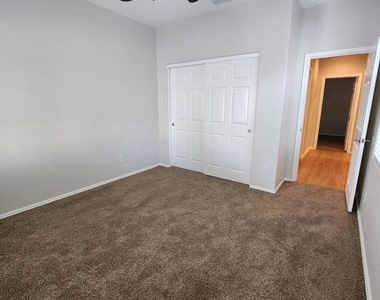 2359 E Sequoia Dr - Photo Thumbnail 21