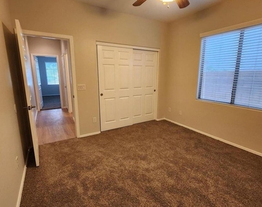 2359 E Sequoia Dr - Photo Thumbnail 25