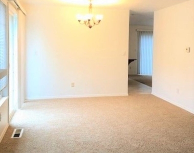 2650 Nw Eastway Ct - Photo Thumbnail 4