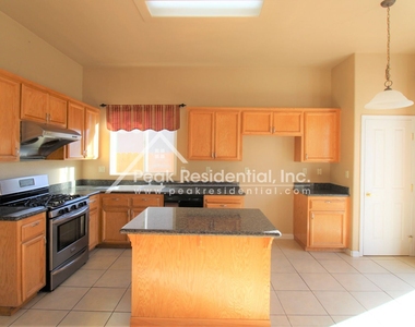 9634 Lady Bird Ct - Photo Thumbnail 6